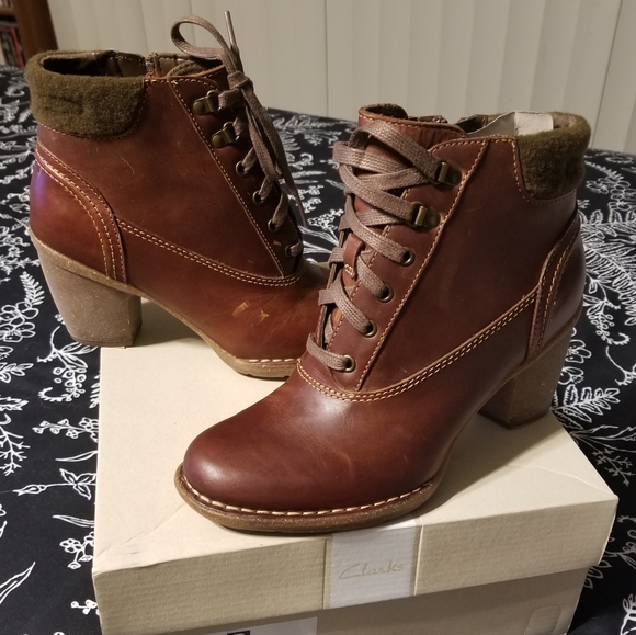 clarks carleta crane boots